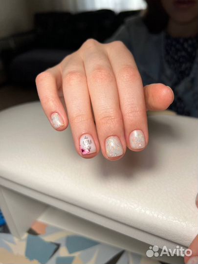 Модель на маникюр
