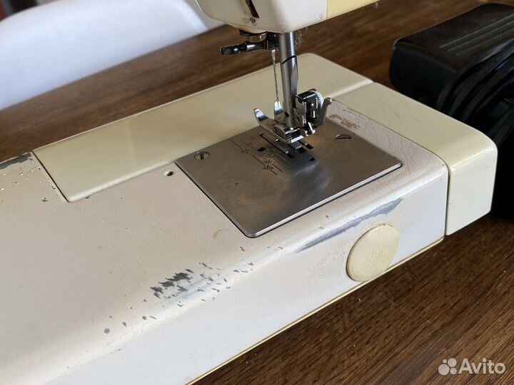 Швейная машина Janome l 394