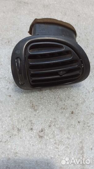 Дефлектор воздуховода отопителя Peugeot 206