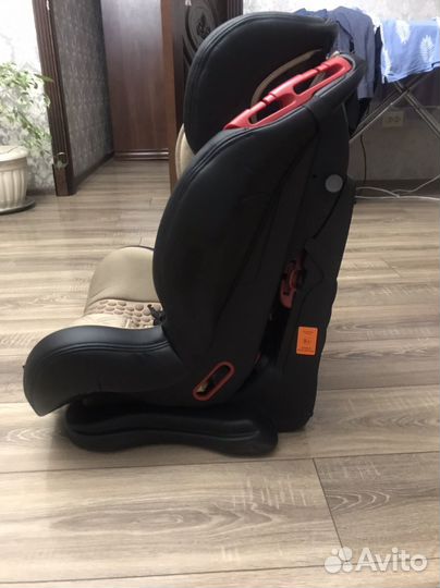 Автокресло Olsson VoyagerFix 1-2-3 с изофикс