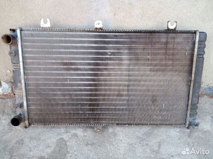 Радиатор охлаждения на лада Гранта