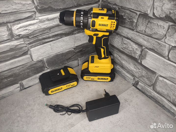 Шуруповерт бесщеточный DeWalt