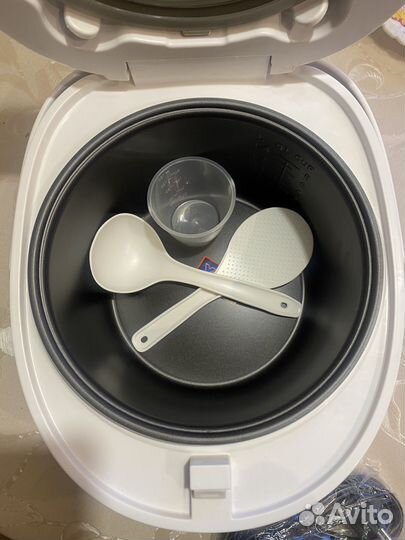 Мультиварка новая