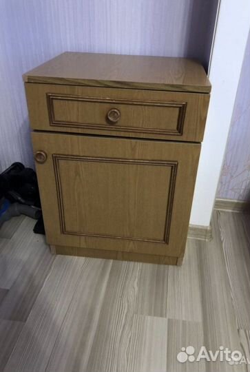 Тумба прикроватная