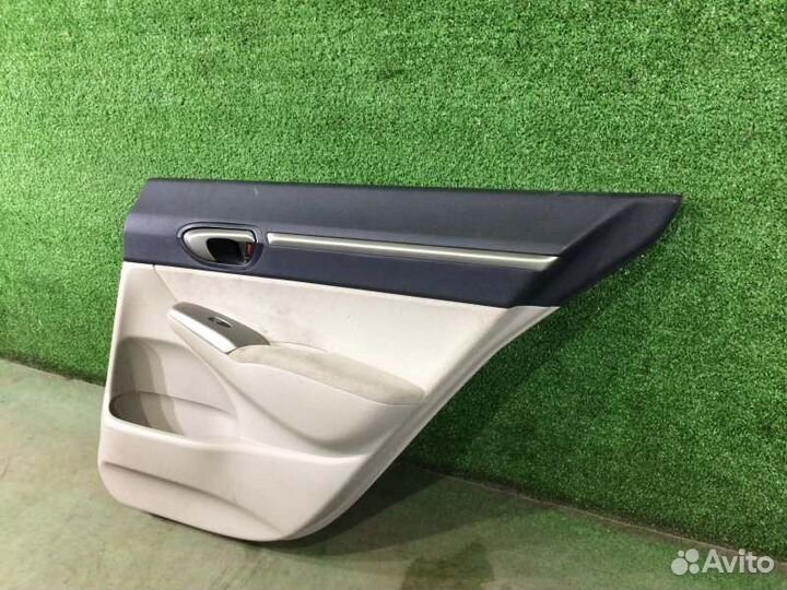 Обшивка двери задняя правая Honda Civic FD3 LDA