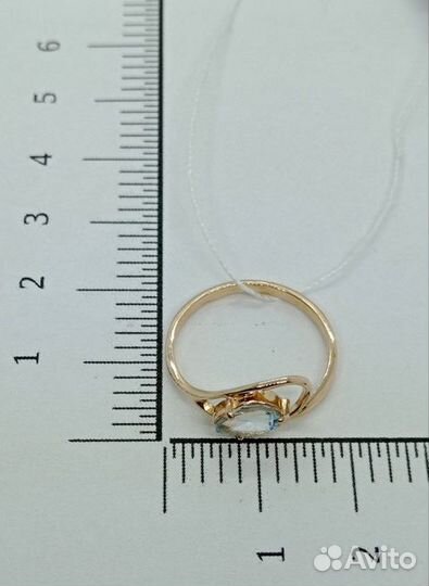 Золотое кольцо с камнем 17р