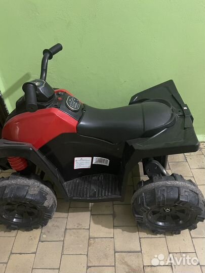 Детский квадроцикл на аккумуляторе
