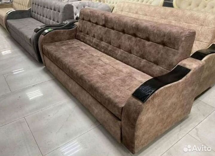 Прямой диван в наличии