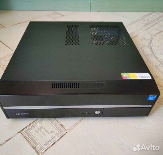 Intel Celeron 1037U, 4Гб, 250гб, HD Graphics