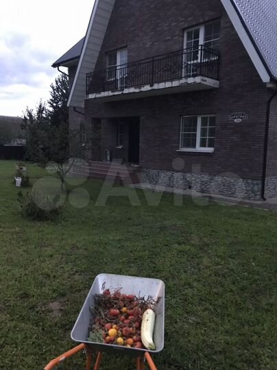 Коттедж 400 м² на участке 20 сот.