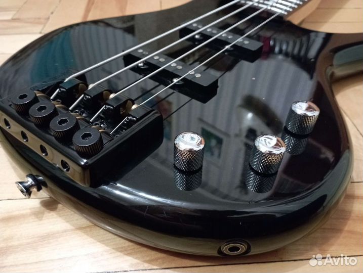 Безголовый бас ibanez gsr180