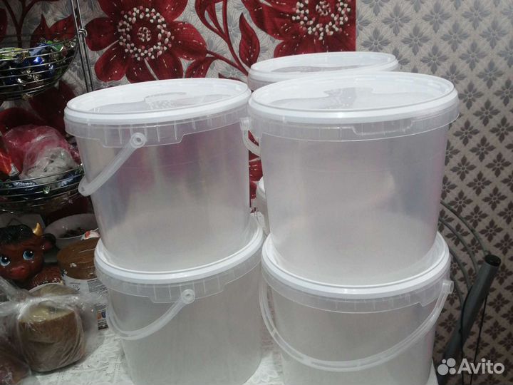 Ведро пластиковое с крышкой
