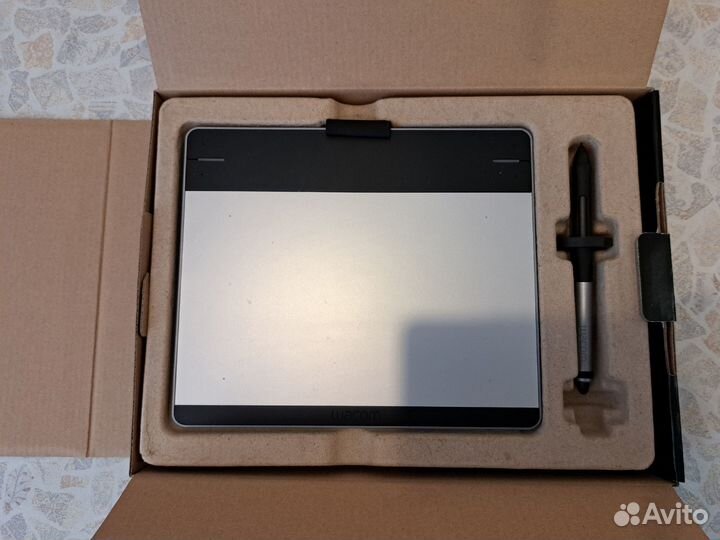 Планшет графический wacom Intuos Pen & Touch S