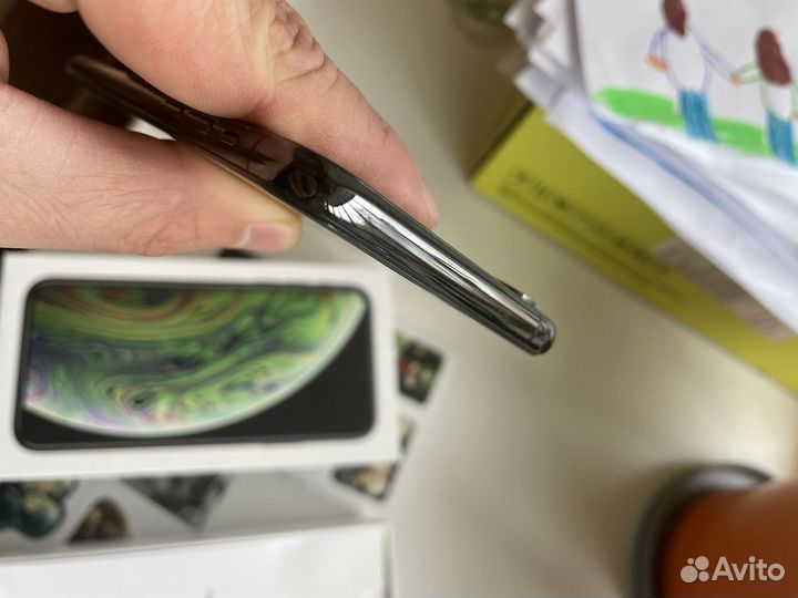 iPhone Xs, 64 ГБ