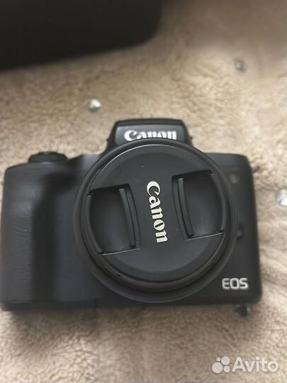 Canon m 50