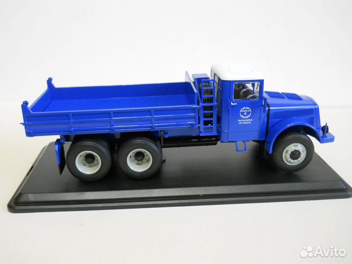 Модель автомобиля Татра 111 S2