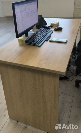 Стол письменный офисный