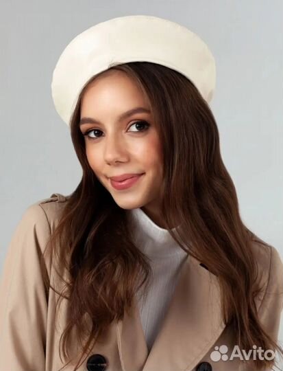 Берет женский кожаный весенний