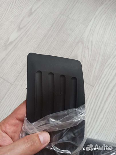 Резиновая защита заднего бампера багажника