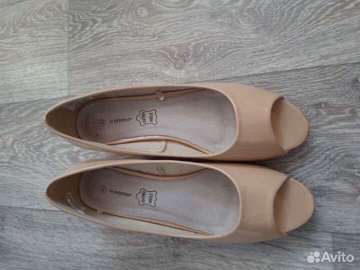 Туфли босоножки новые