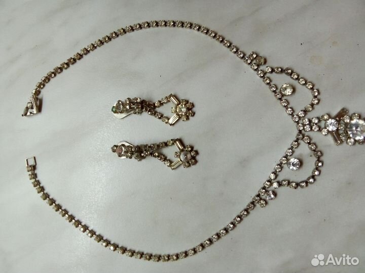 Колье ожерелье