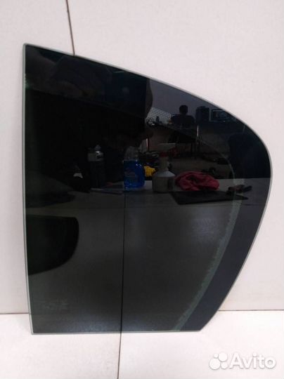 Стекло двери задней левой форточка Renault Megane