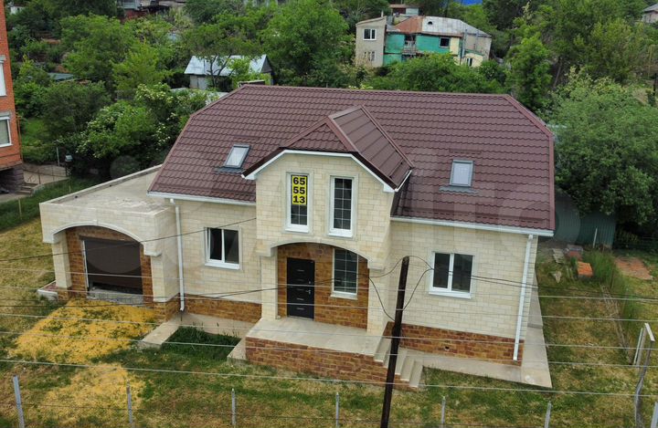 Дом 180 м² на участке 5,5 сот.