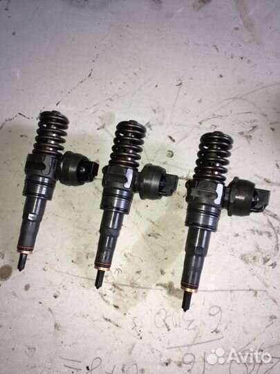 Насос Форсунка 038130073BP