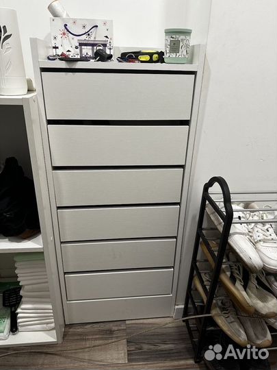 Обувница белая