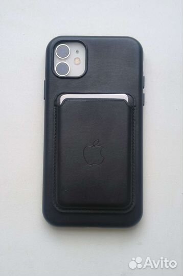 Картхолдер на iPhone Apple Wallet
