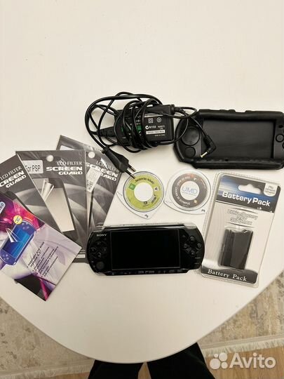 Sony psp 3008 прошитая 32гб + аксессуары