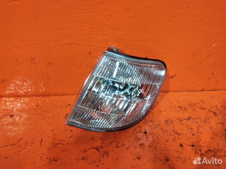 Габарит левый subaru forester SF5/9