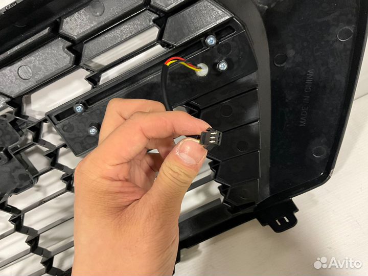 Решетка радиатора GR Toyota Land Cruiser 200