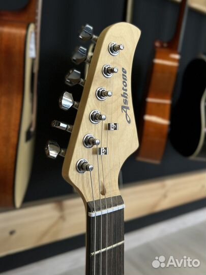 Электрогитара Ashtone ST-100 RD