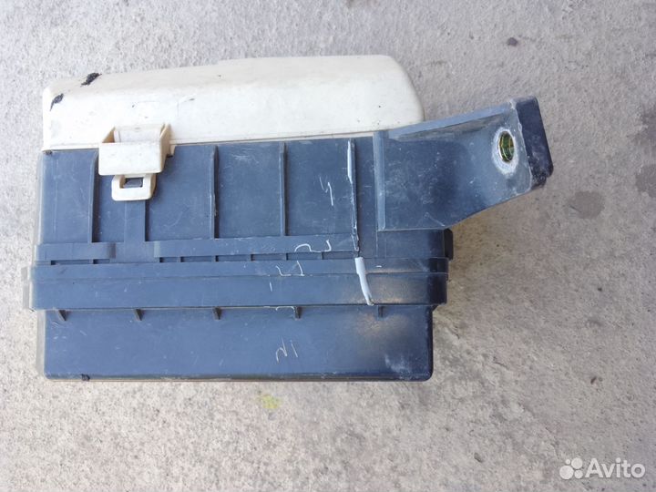Блок предохранителей Toyota Corolla ee111