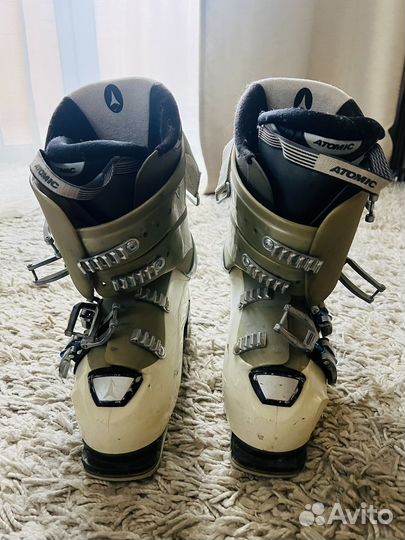 Горнолыжные ботинки atomic 38 размер
