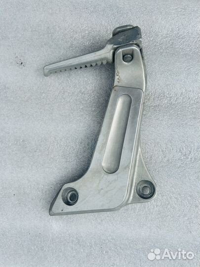 Honda CB1000 92 левый пассажирский кронштейн