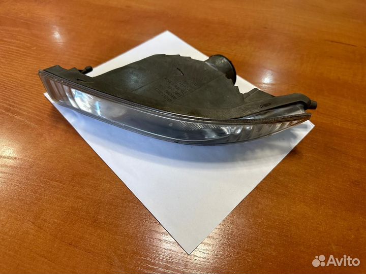 Фара противотуманная передняя