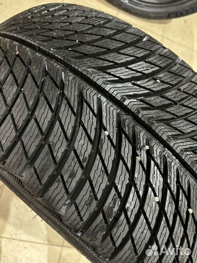 Michelin Pilot Alpin 5 SUV 285/40 R22 и 325/35 R22