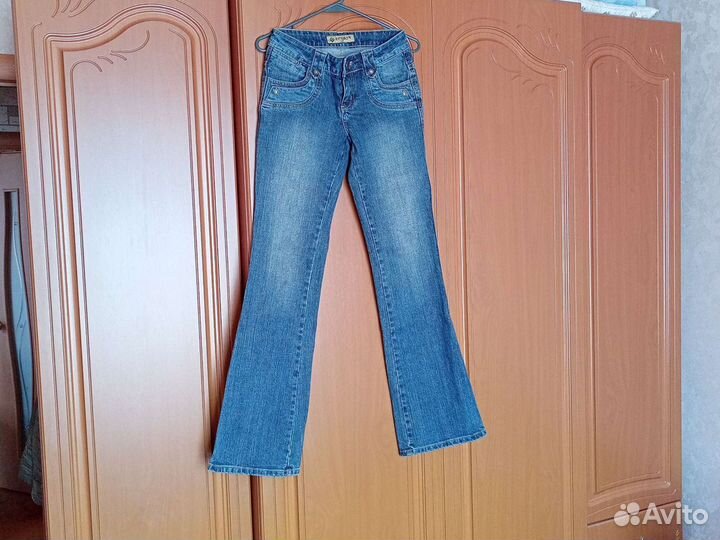 Джинсы женские