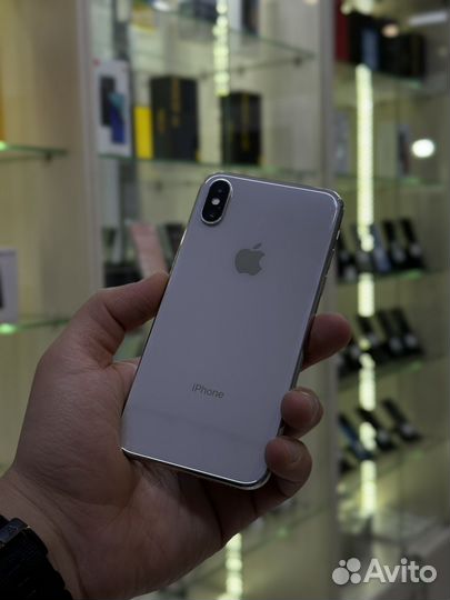 iPhone X, 64 ГБ