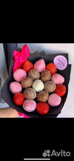 Съедобные букеты из клубники