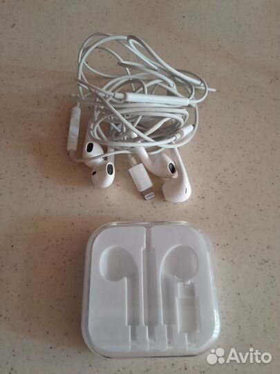 Наушники apple