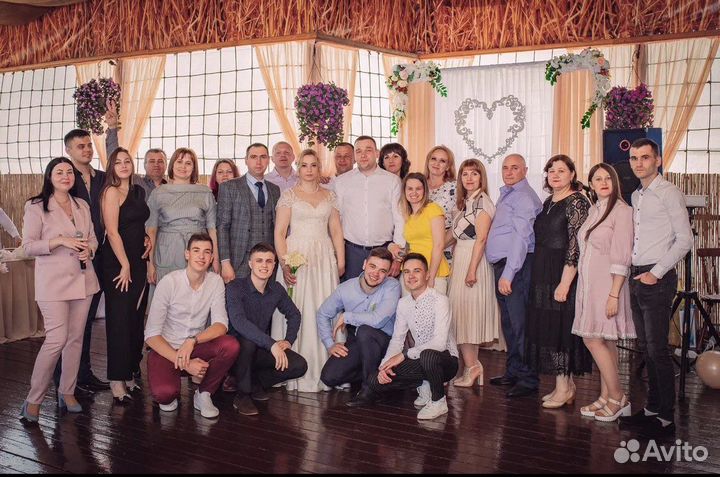 Ведущая, музыка,свет,артисты