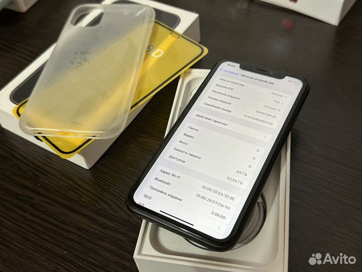 iPhone 11, 64 ГБ