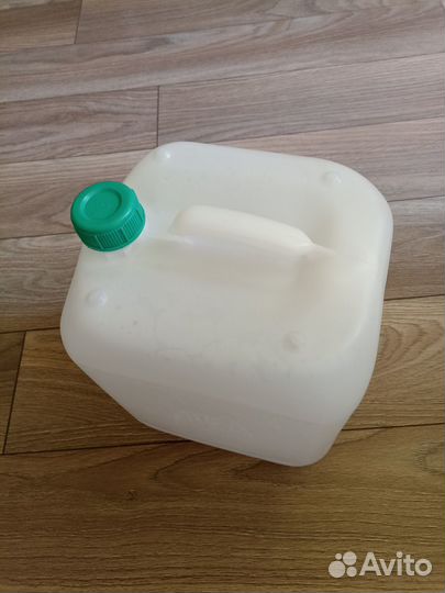 Канистры пластиковые 10 л