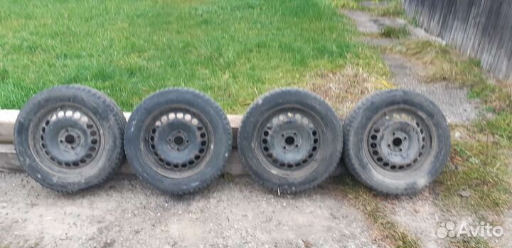 Резина зимняя на дисках R-15 от Опеля Корсы