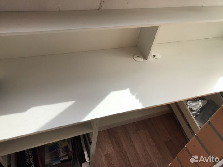 Продам стол-ресепшн, полки для экономпанелей