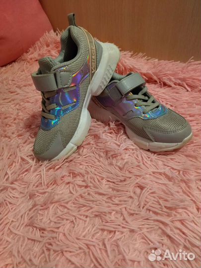 Кроссовки для девочки