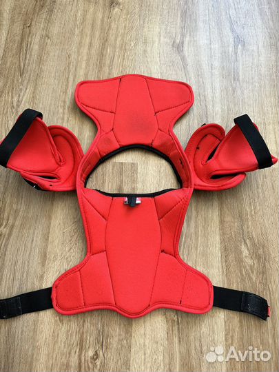 Нагрудник хоккейный ccm yt